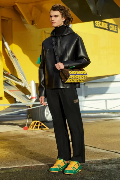 Look 19